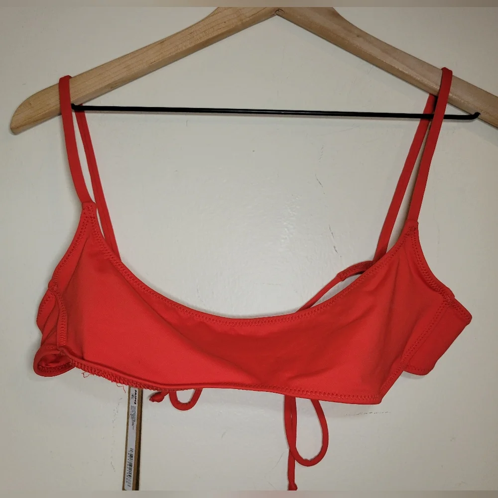 NWT Skims micro scoop bikini top, medium